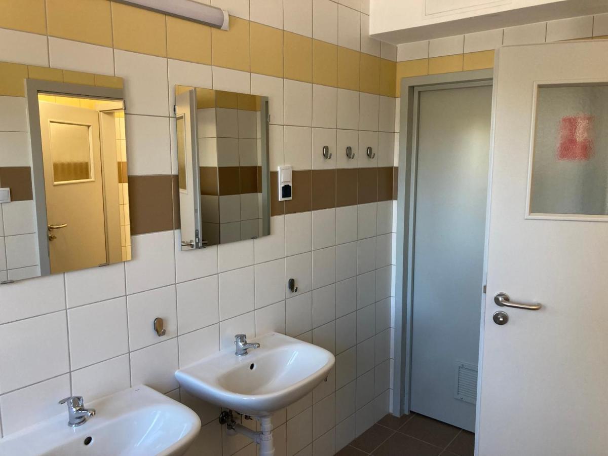 Hostel Przy Stadionie Jaworzno Exterior photo